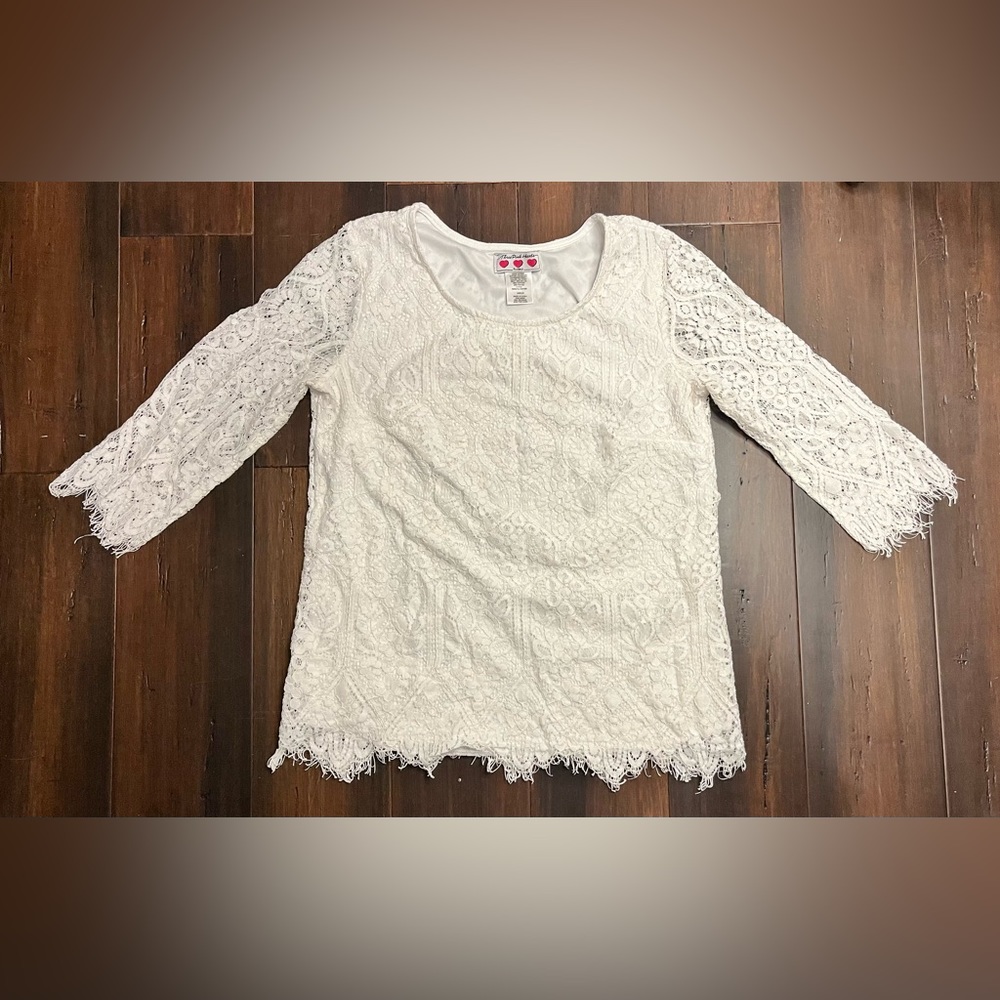 THREE HEARTS Lace Top